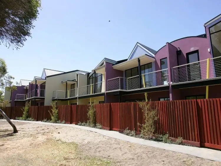 8/369 Esplanade, Altona VIC 3018
