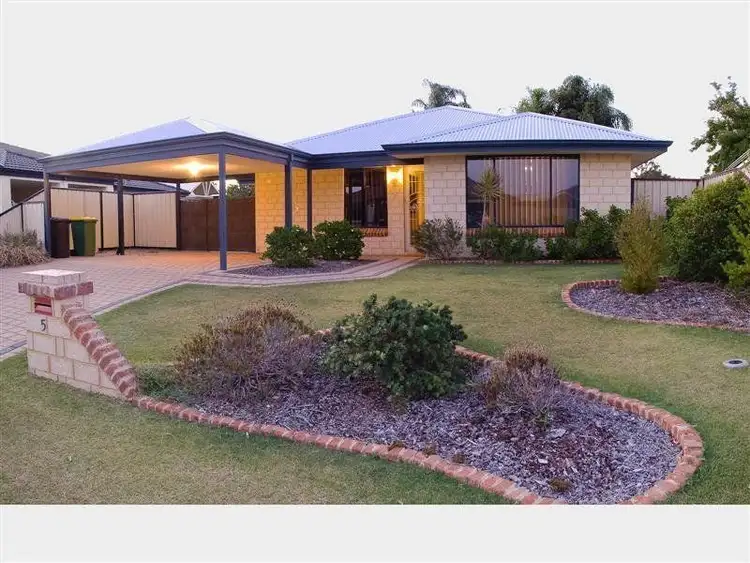 5 Tuart Court, Thornlie WA 6108