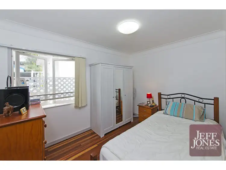 Sixth view of Homely unit listing, 2/8 Boongall Road, Camp Hill QLD 4152