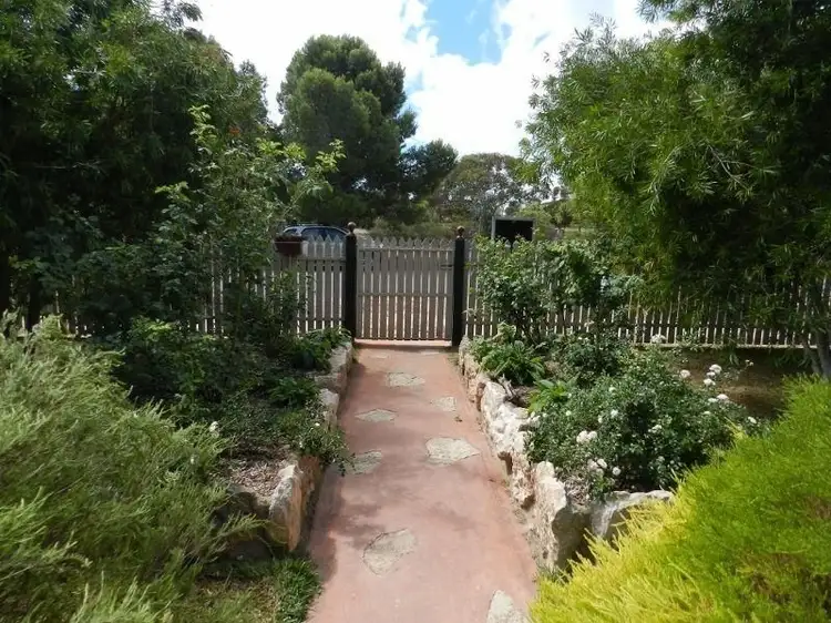11 Bockelberg Street, Streaky Bay SA 5680