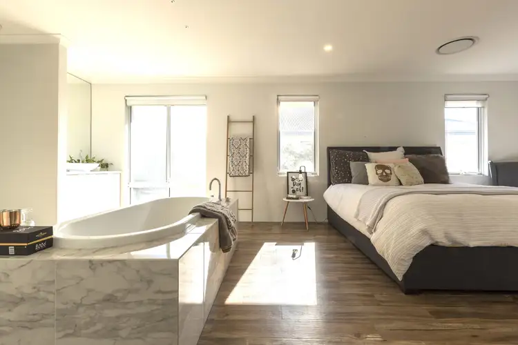 Sixth view of Homely house listing, 10 Ammolite Way, Australind WA 6233