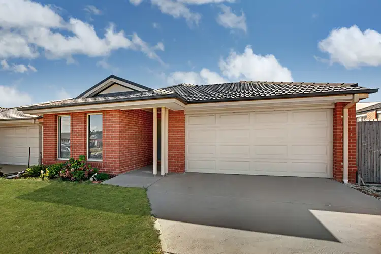 19 CASUARINA STREET, Kilmore VIC 3764