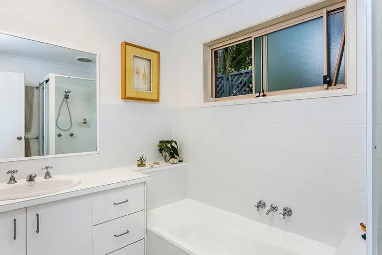 Fifth view of Homely house listing, 1/6 Beachside Drive, Suffolk Park NSW 2481