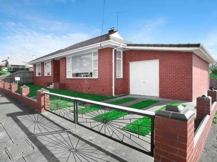 16 Clarke Street, Newtown VIC 3220