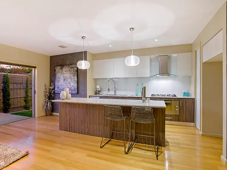 2/77 Maidstone Street, Altona VIC 3018