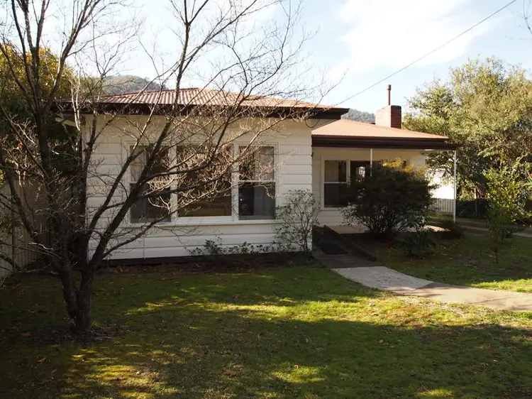 61 Delany Avenue, Bright VIC 3741