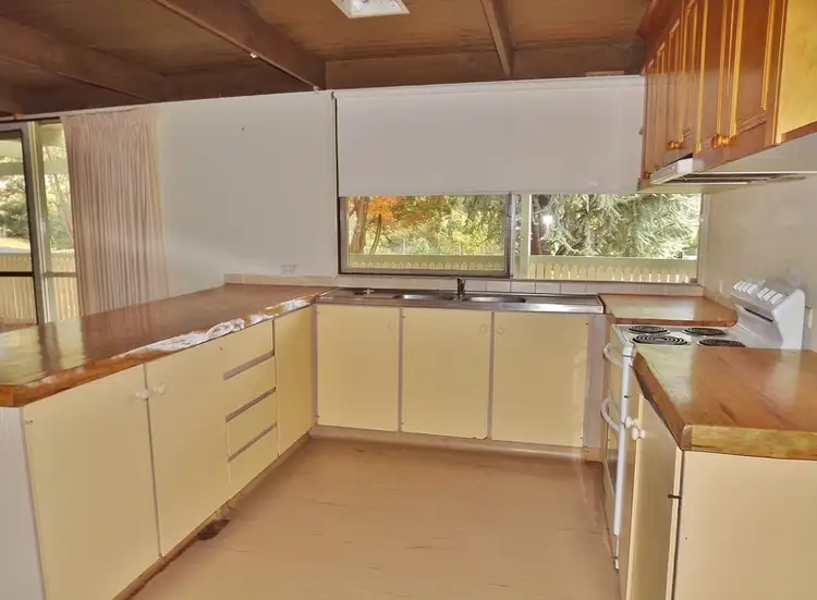 Fourth view of Homely house listing, 8 Matlock Court, Rawson VIC 3825