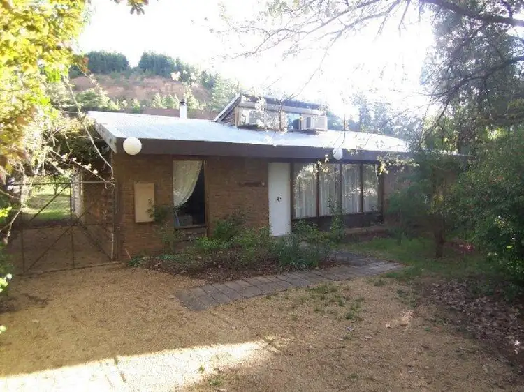 18 Nicholson St, Porepunkah VIC 3740