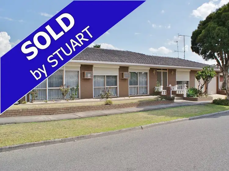 6 Saxtons Drive, Moe VIC 3825