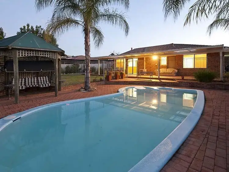 35 Lakesend Road, Thornlie WA 6108