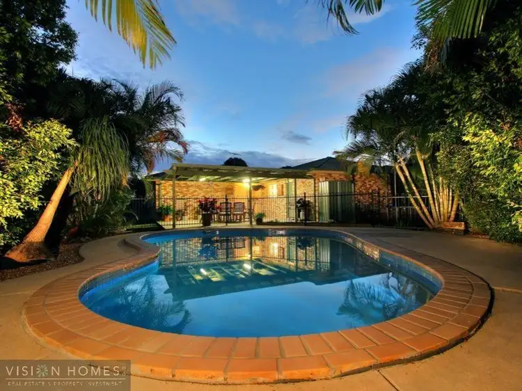 17 Hillview Drive, Hillcrest QLD 4118