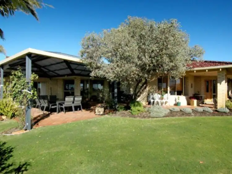 24 Bridge Road, Canning Vale WA 6155