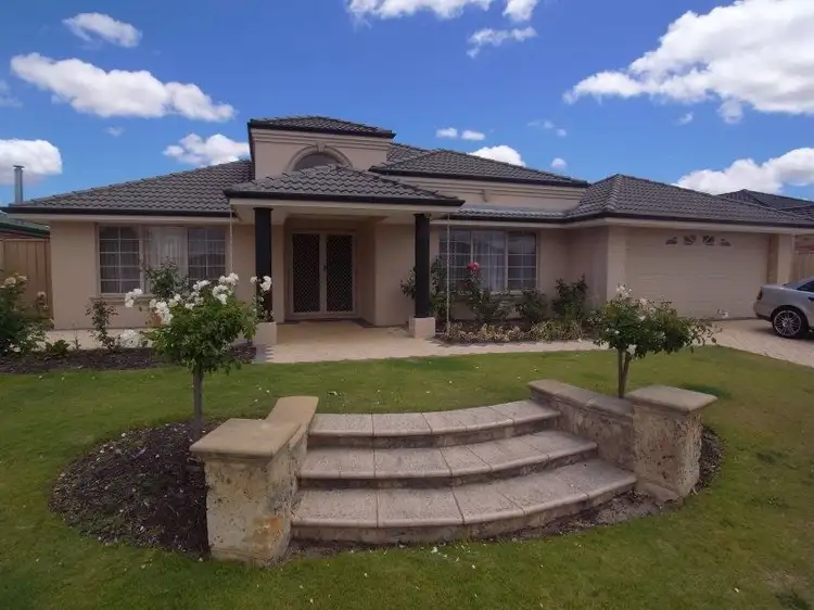 16 Raeside Way, Canning Vale WA 6155