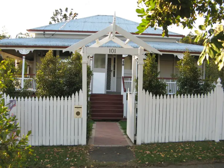 101 Pine Mountain Road, Brassall QLD 4305