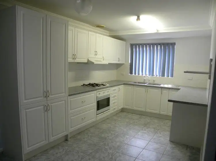 12 Dealy Close, Cannington WA 6107
