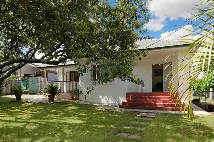 42 Bracken Ridge Road, Sandgate QLD 4017