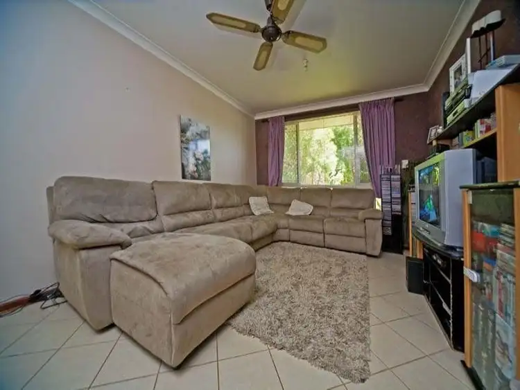 Second view of Homely house listing, 3 Harlow Court, Camillo WA 6111