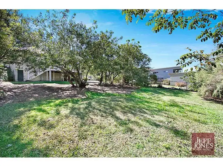 90 Raven Street, Camp Hill QLD 4152