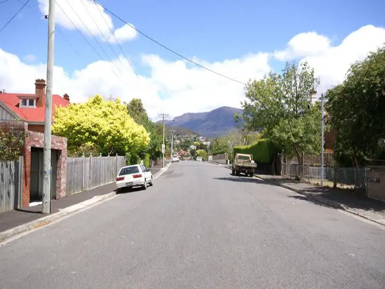 18 Boa Vista Road, New Town TAS 7008