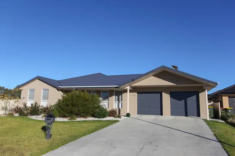 134 Diamond Drive, Orange NSW 2800