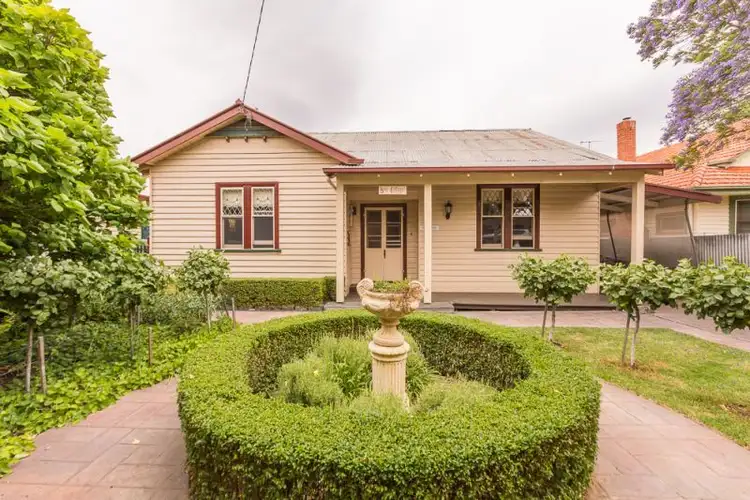 14 Bowen Street, Horsham VIC 3400