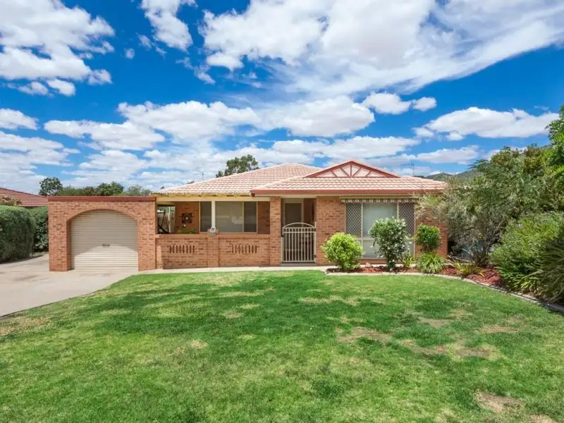 Main view of Homely house listing, 1/74 Dalman Parkway, Glenfield Park NSW 2650