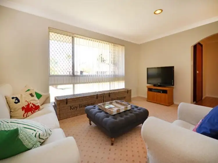 Sixth view of Homely semi-detached listing, 3B Granadilla Street, Duncraig WA 6023