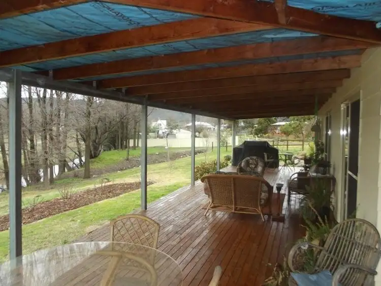 13 Travers St, Adelong NSW 2729