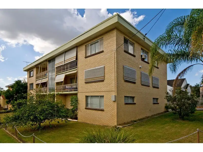 Main view of Homely unit listing, 2/74 Henry Street, Greenslopes QLD 4120