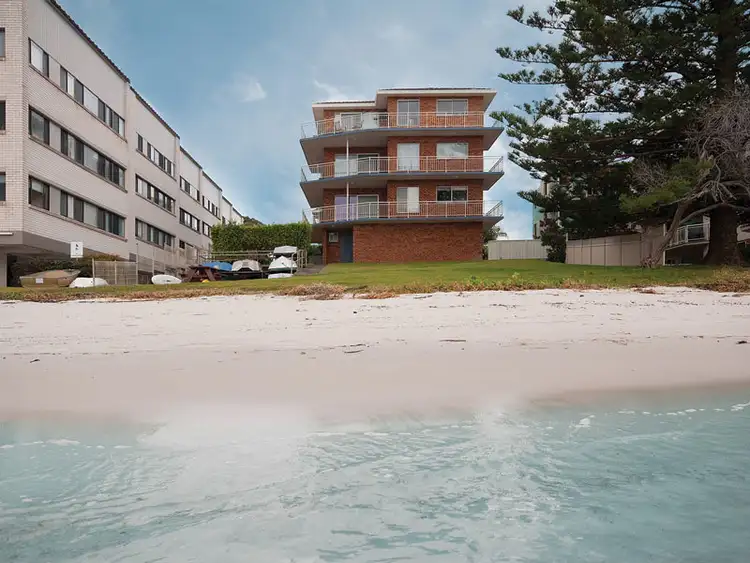 Main view of Homely unit listing, 2/39 Soldiers Point Road, Soldiers Point NSW 2317