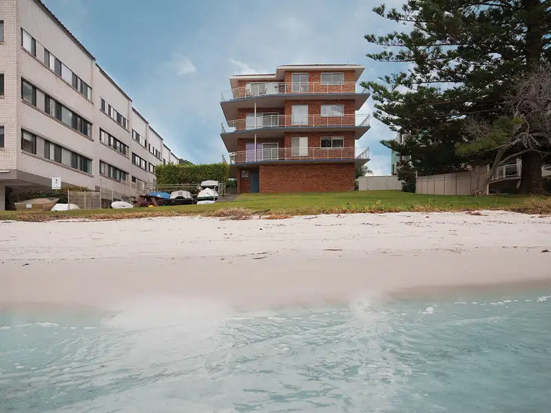 Main view of Homely unit listing, 2/39 Soldiers Point Road, Soldiers Point NSW 2317