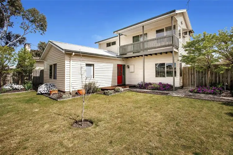 6 Vines Road, Hamlyn Heights VIC 3215