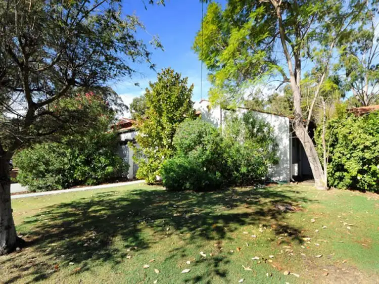 16 Trenton Way, Duncraig WA 6023