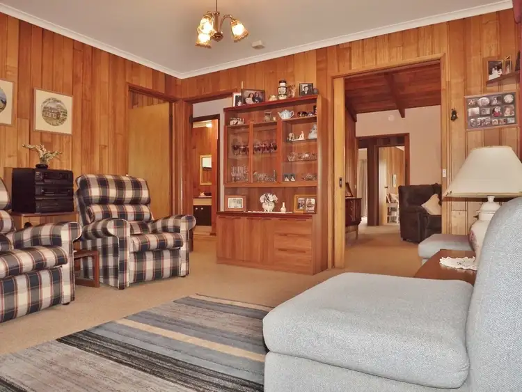 Seventh view of Homely house listing, 9 Cobb Court, Moe VIC 3825