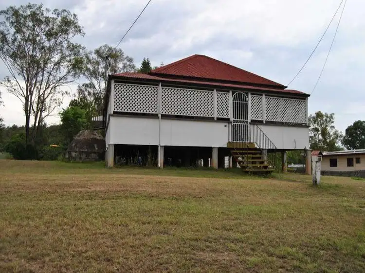 25 Queen Street, Blackstone QLD 4304