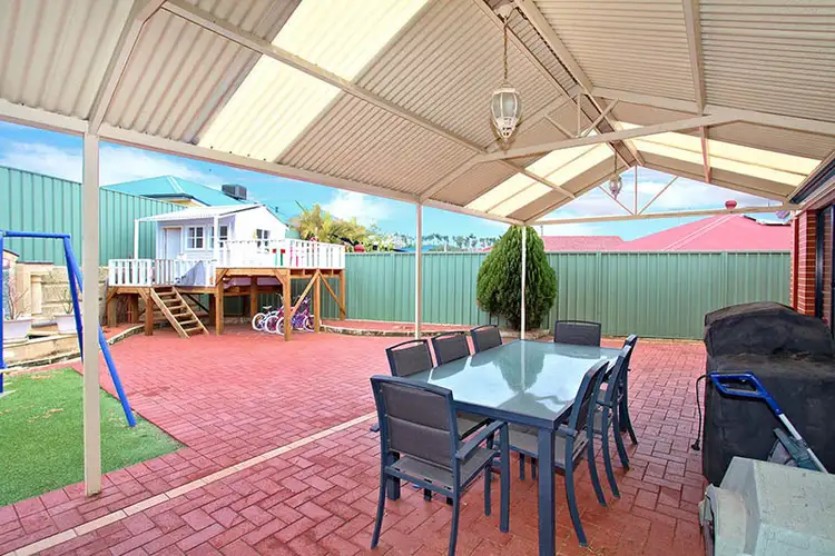 71 Abbotswood Drive, Landsdale WA 6065