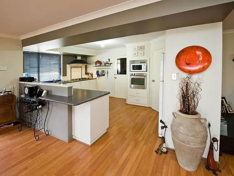Sixth view of Homely house listing, 10 Tuart Court, Thornlie WA 6108