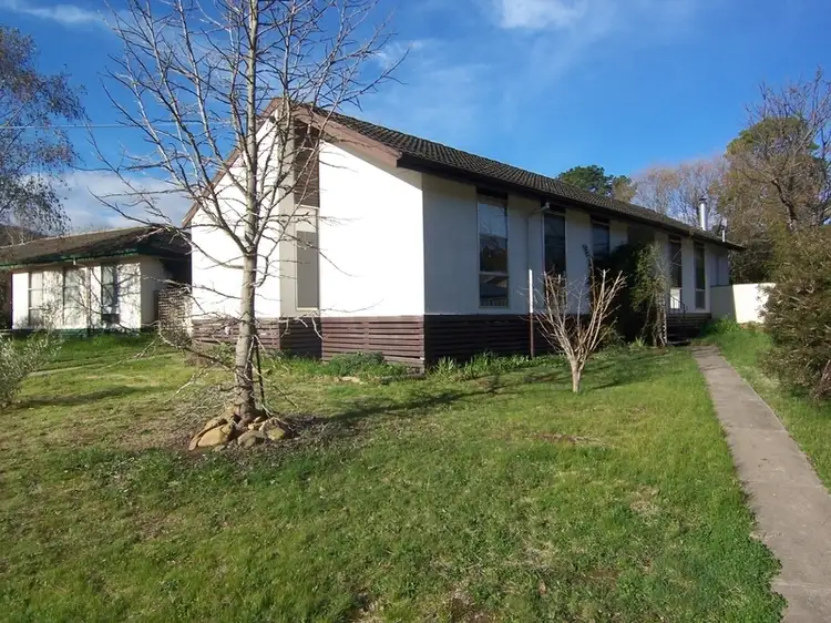 16 Thompson Street, Bright VIC 3741