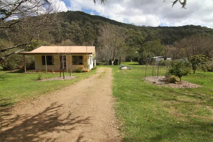 102 Great Alpine Road, Harrietville VIC 3741