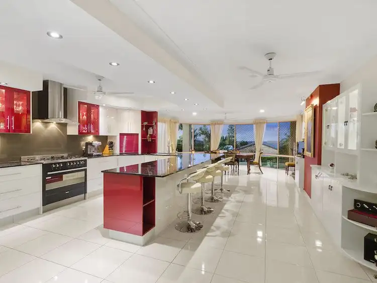 13 Parklane Place, Highland Park QLD 4211