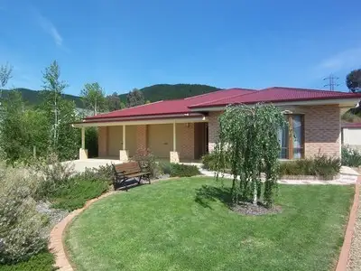9 Alexandra Court, Bright VIC 3741