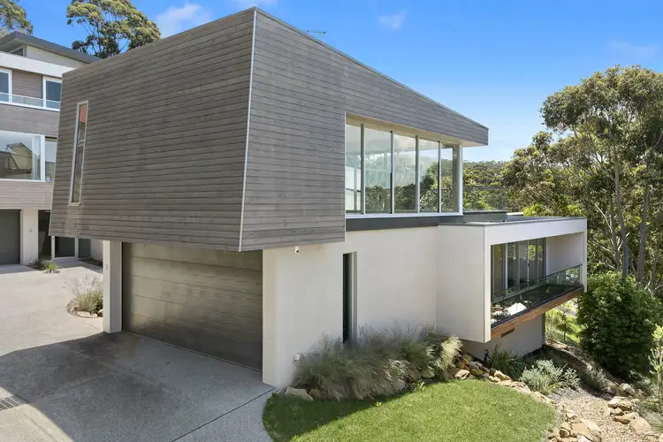 2/8 Hopetoun Terrace, Lorne VIC 3232