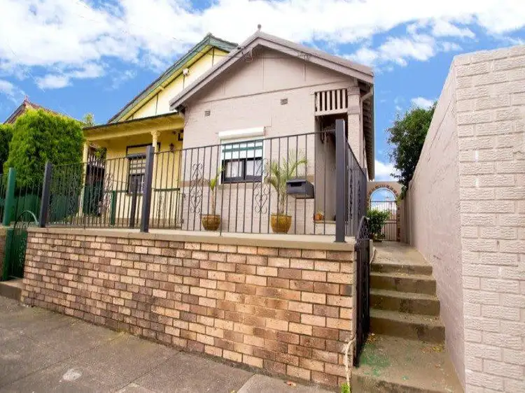 1 Foreman St, Tempe NSW 2044