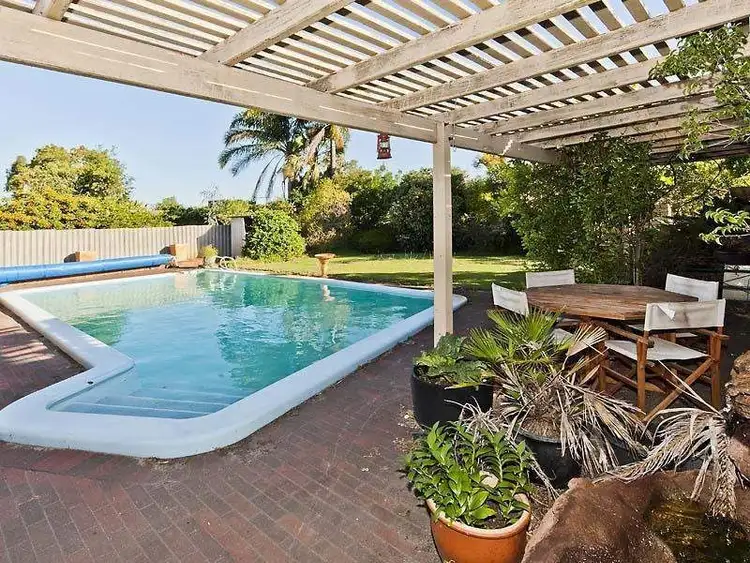 21 Ningaloo Way, Thornlie WA 6108