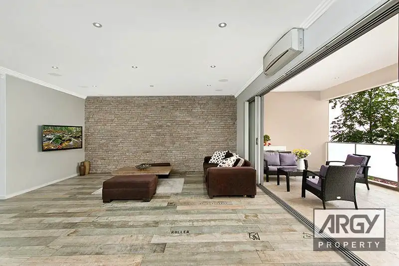 Main view of Homely unit listing, 4/46-48 Beach Street, Kogarah NSW 2217