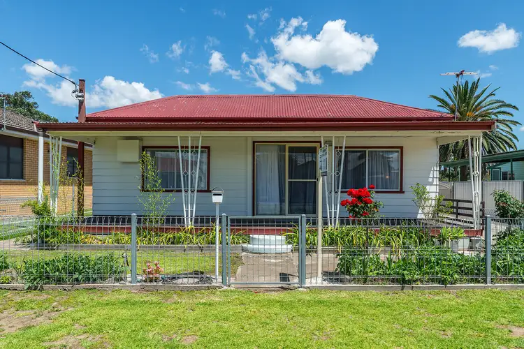 10 Barrett Avenue, Cessnock NSW 2325