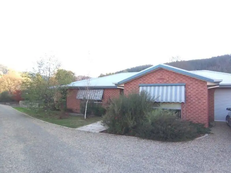 Main view of Homely house listing, 1/27 Toorak Close, Bright VIC 3741