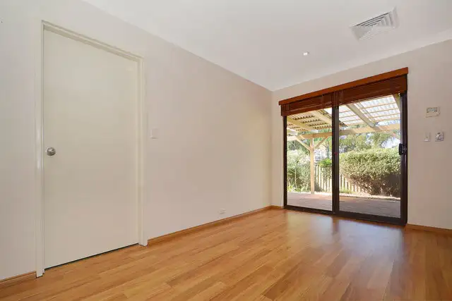 Fourth view of Homely semi-detached listing, 5 Tomatin Court, Duncraig WA 6023