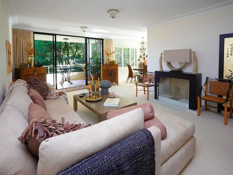 Main view of Homely apartment listing, 4/2 Holdsworth Avenue, Elizabeth Bay NSW 2011