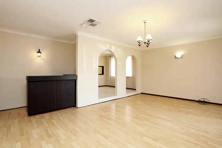 15 Iandra Loop, Willetton WA 6155